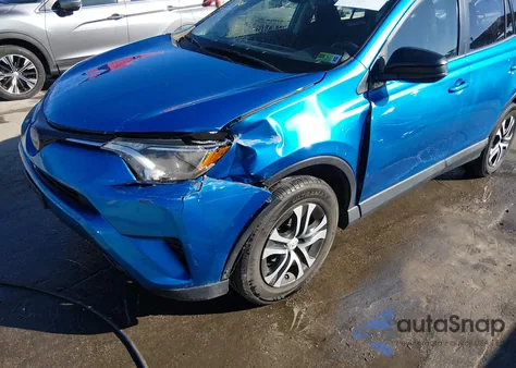 2017 Toyota Rav4 Le z USA, uszkodzony, nr VIN JTMBFREV5HJ111844